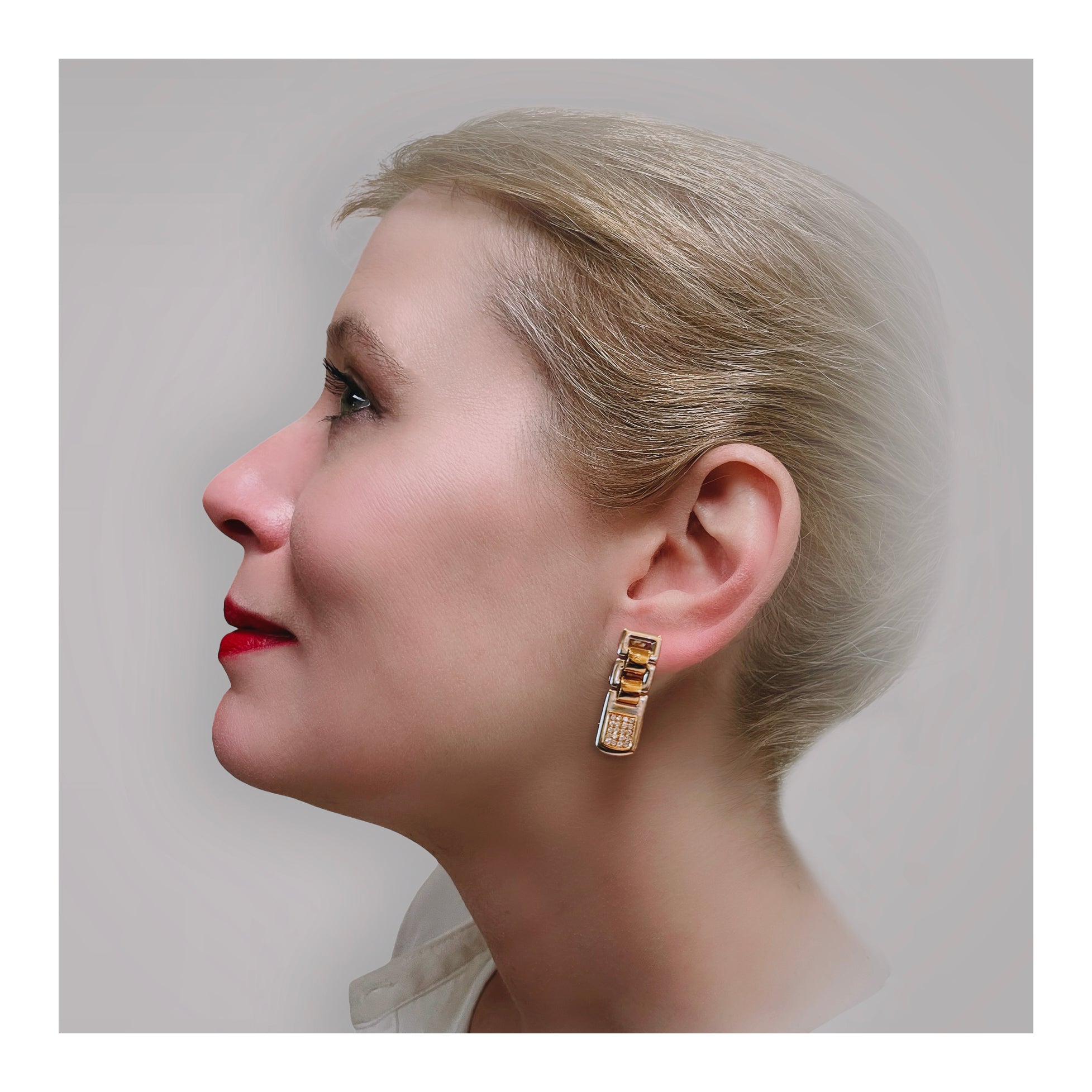 18K Gold Diamond Dangle Earrings