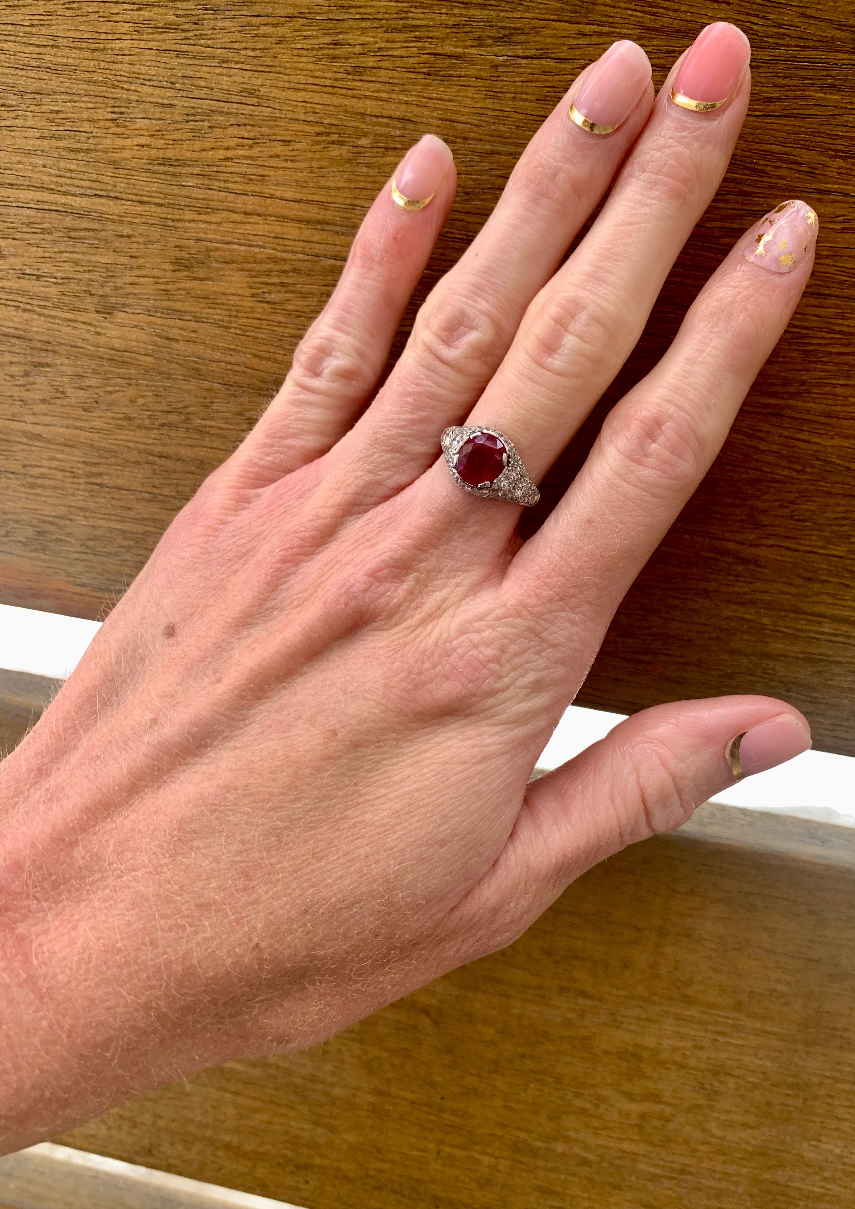 Art Deco Burmese Ruby and Diamond Ring in Platinum, circa 1920s
