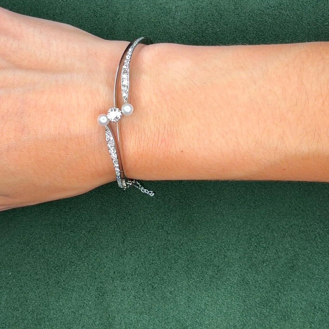 Antique 14K White Gold 0.8ct Diamond and Pearl Bangle Bracelet, Early 20th Century
