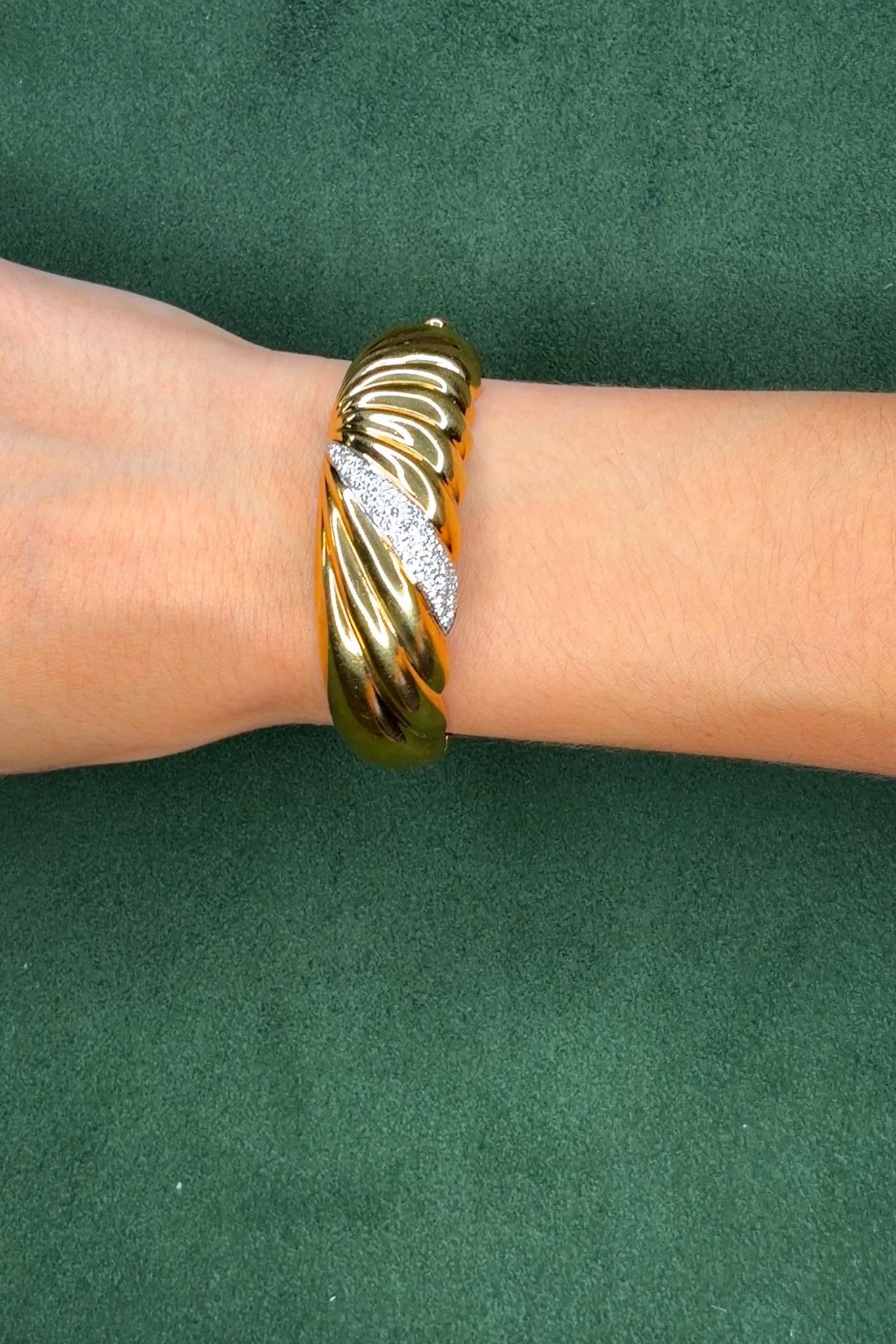 Fluted Dome Bangle with 1.25ct Diamond Pavé in 18K Gold, circa 1970s