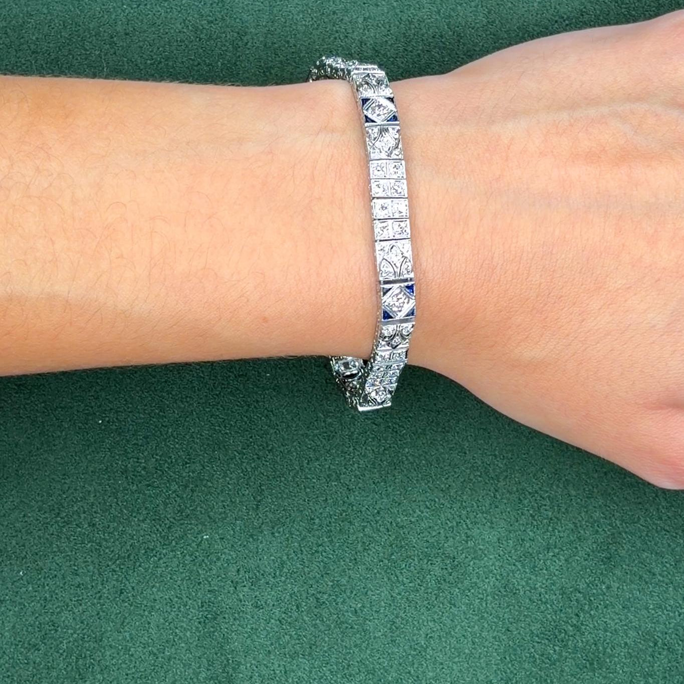 Art Deco Diamond and Sapphire Platinum Line Bracelet, 4 Carats, 1920s