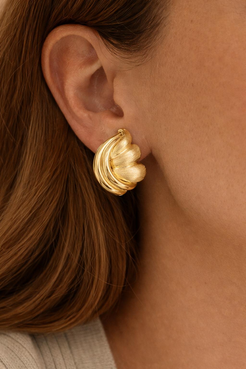 Henry Dunay 18K Yellow Gold Sabi Finish Ear Clips, Vintage 1970s Sculptural