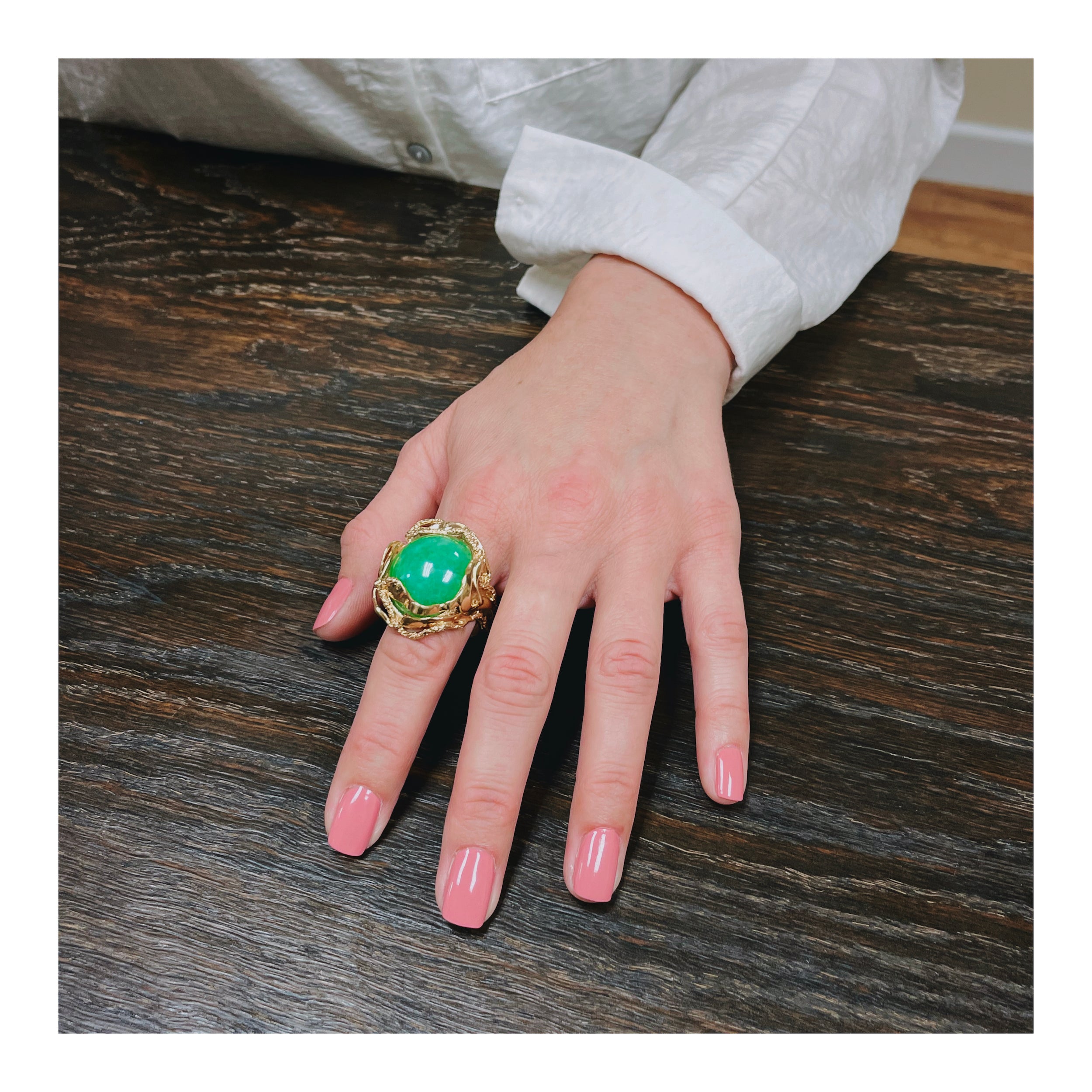 Green Jade 18K Yellow Gold Ring, circa 1960s