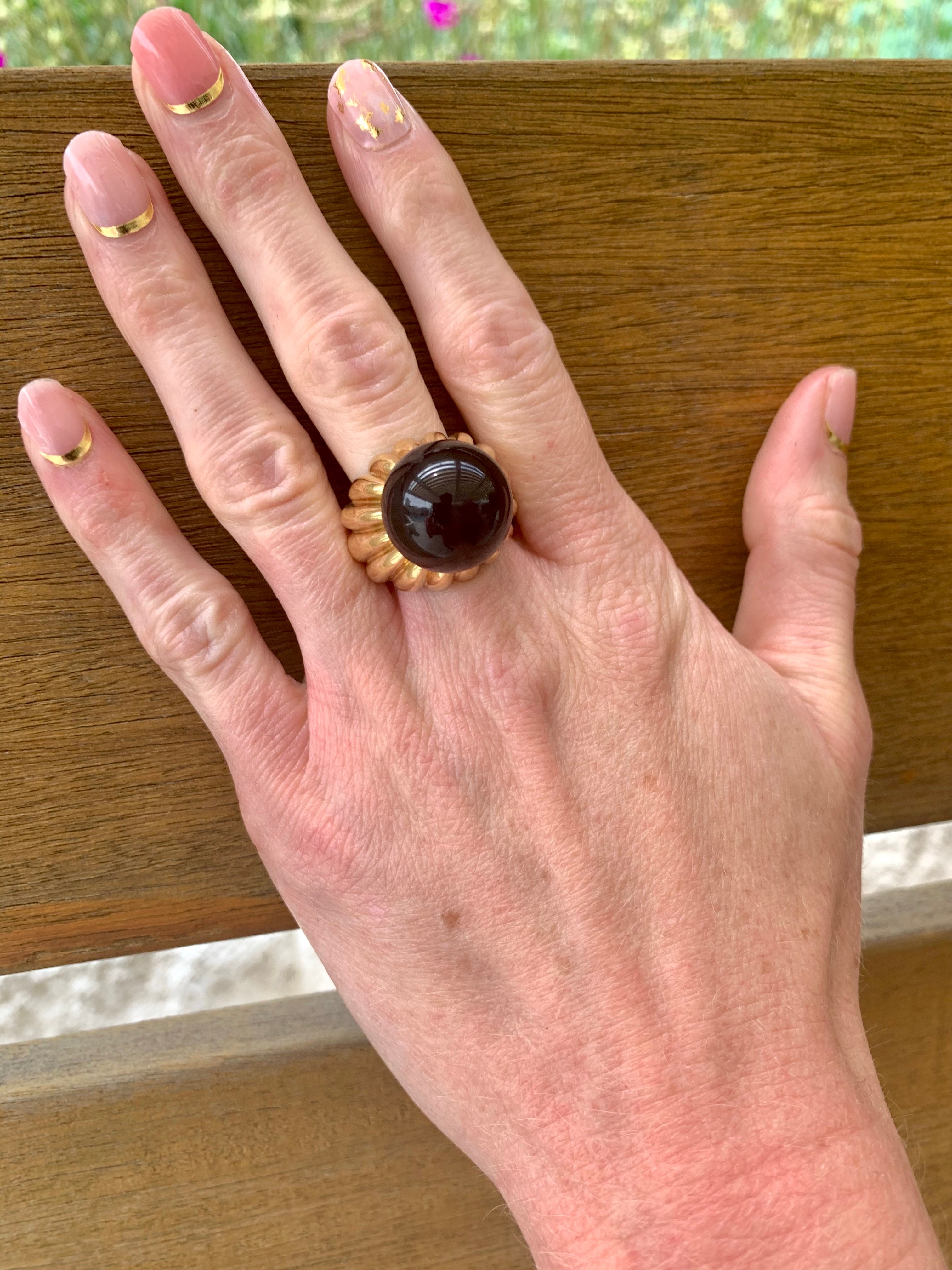 Onyx Bead 18K Yellow Gold Ring, circa 1970s