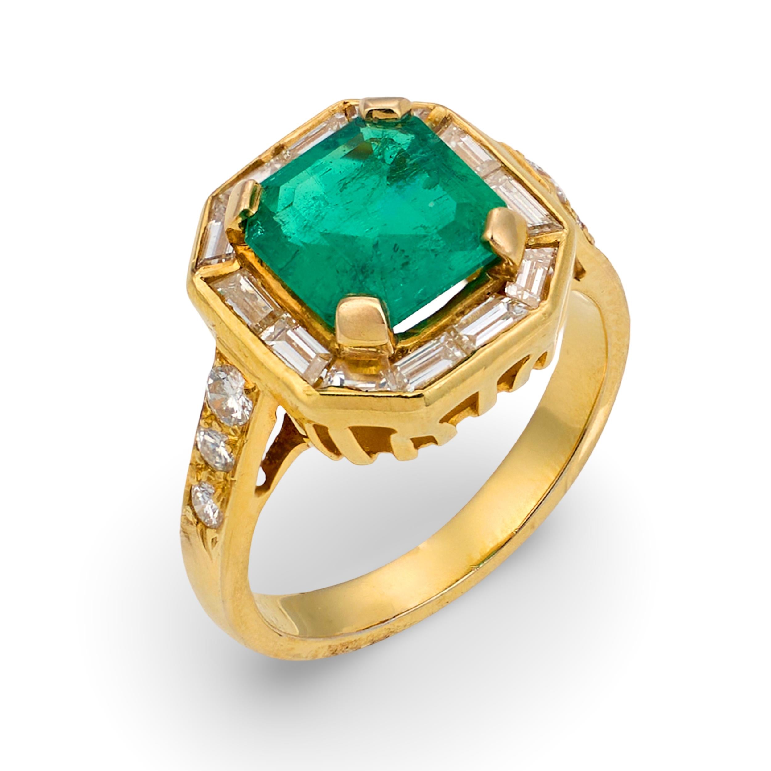 Emerald and Diamond 18k Yellow Gold Ring, circa 1970s