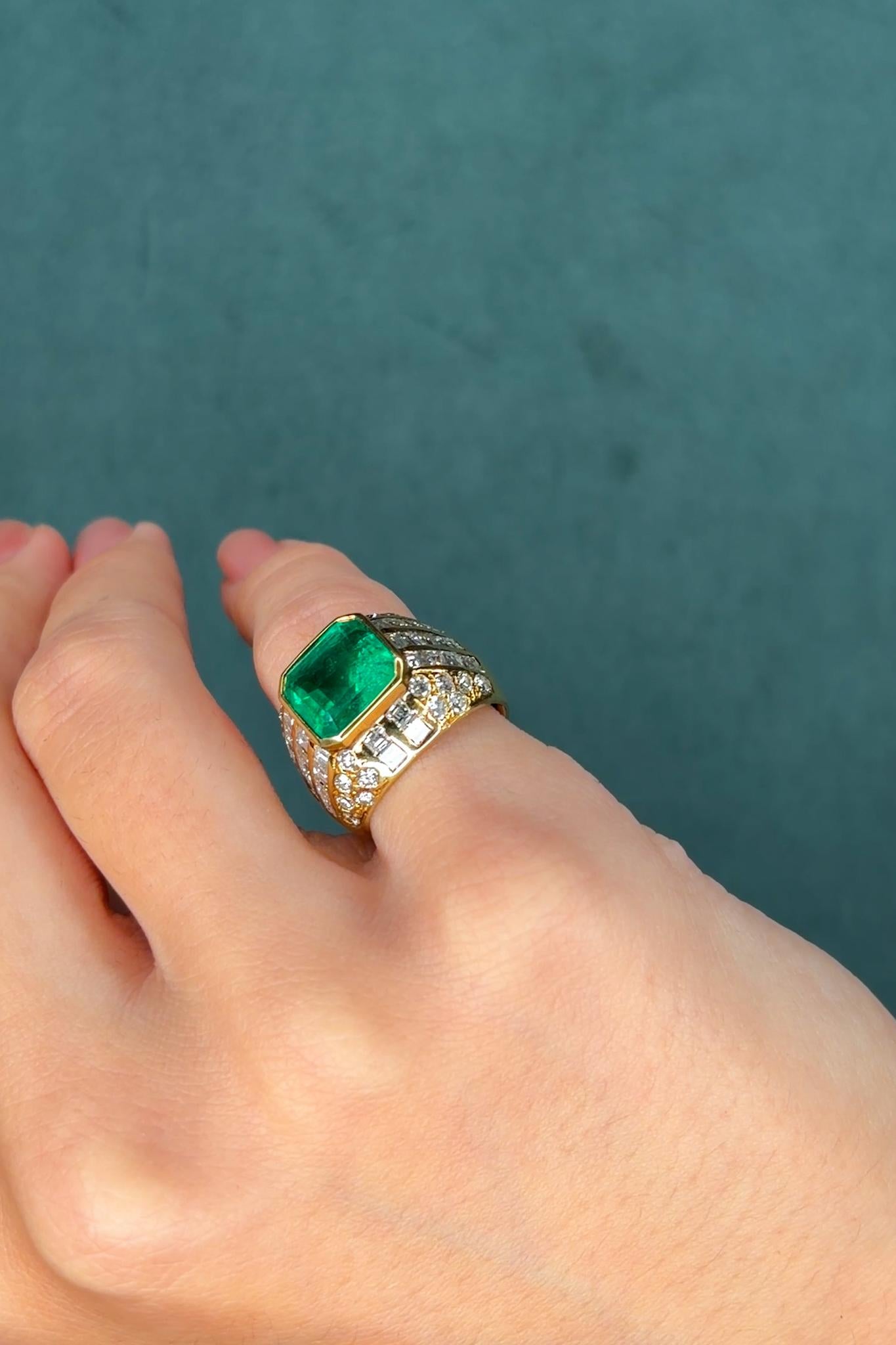 18K Gold Ring with 4.50ct AGL Colombian Emerald and 3.6ct Diamond Halo, Circa 1970s