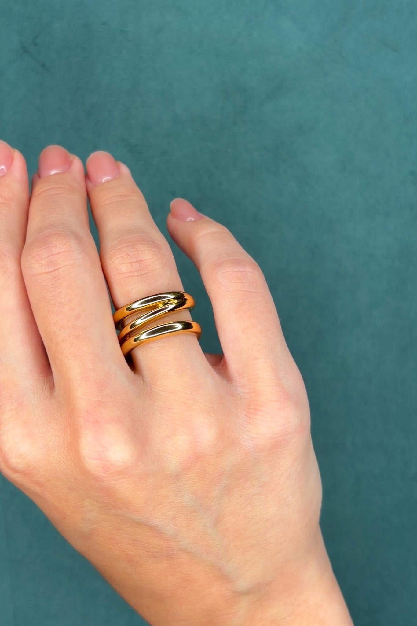 18K Yellow Gold Tiffany & Co. Interlocking Band