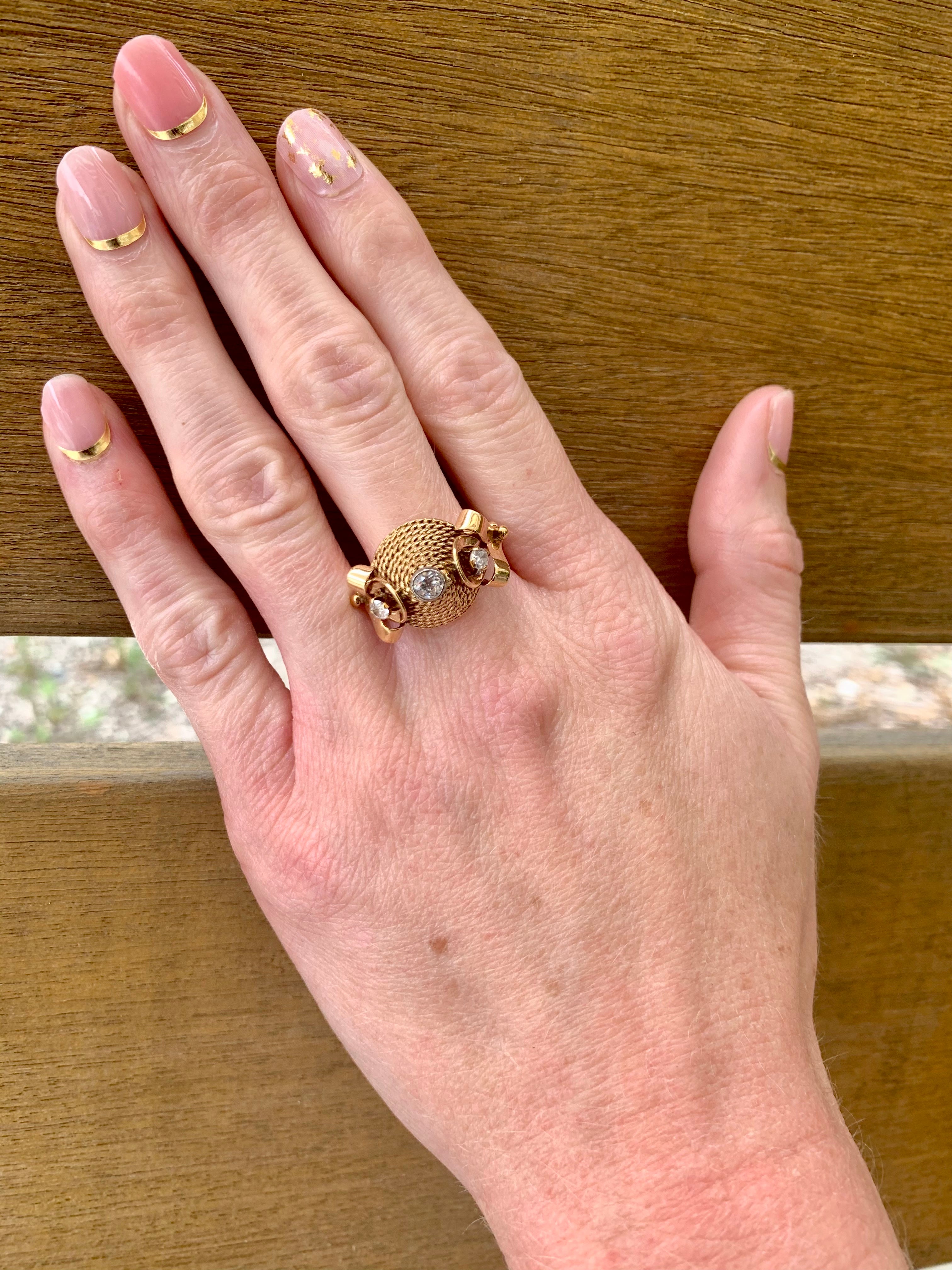Retro Diamond Gold Ring, circa 1940s