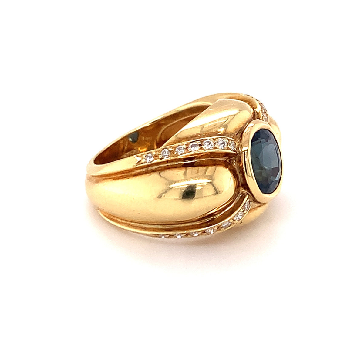 Sapphire and Diamond Ring in 18K Yellow Gold, circa 1970s