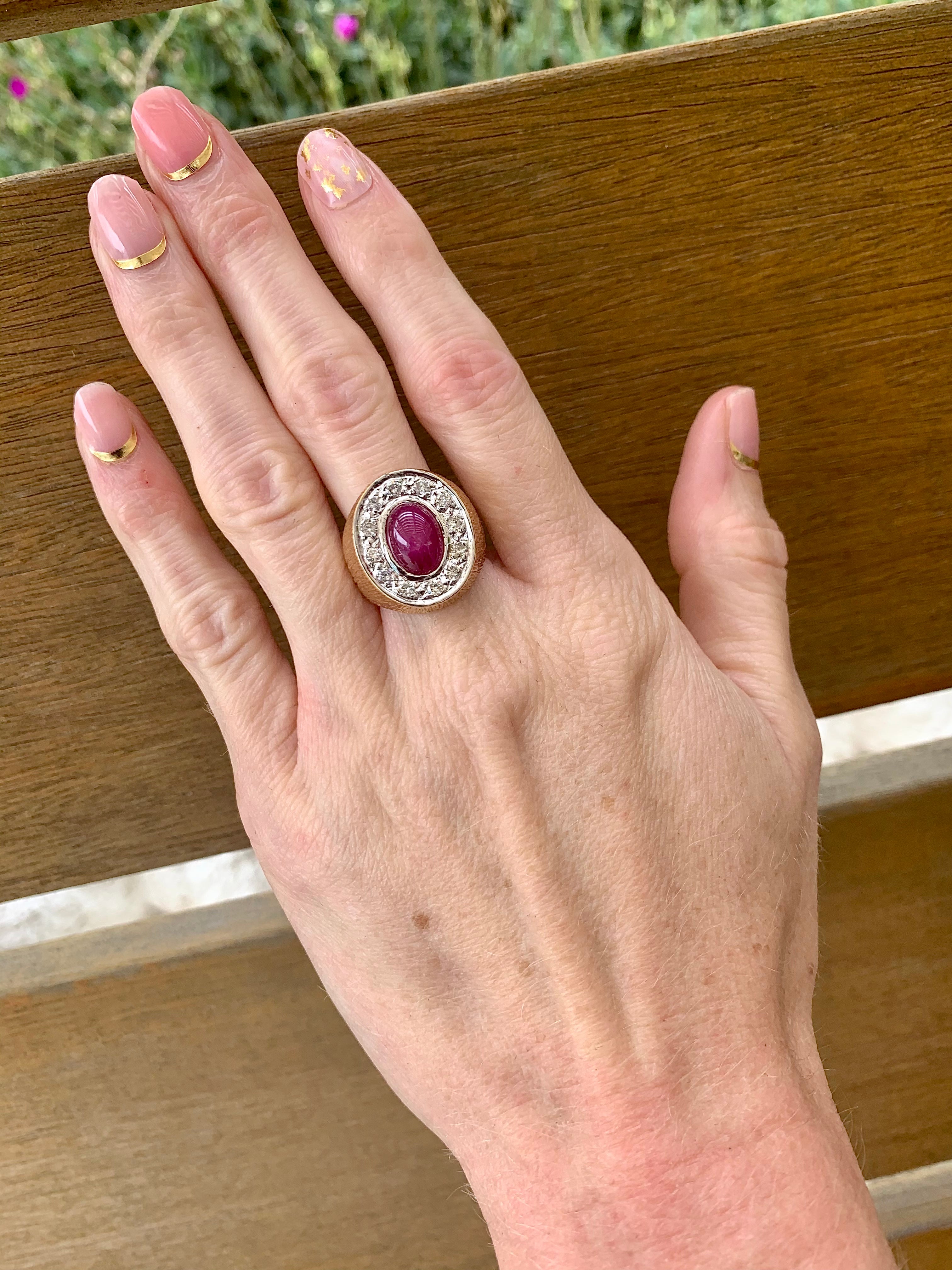 Star Ruby and Diamond 18k Yellow Gold Ring, circa 1960s