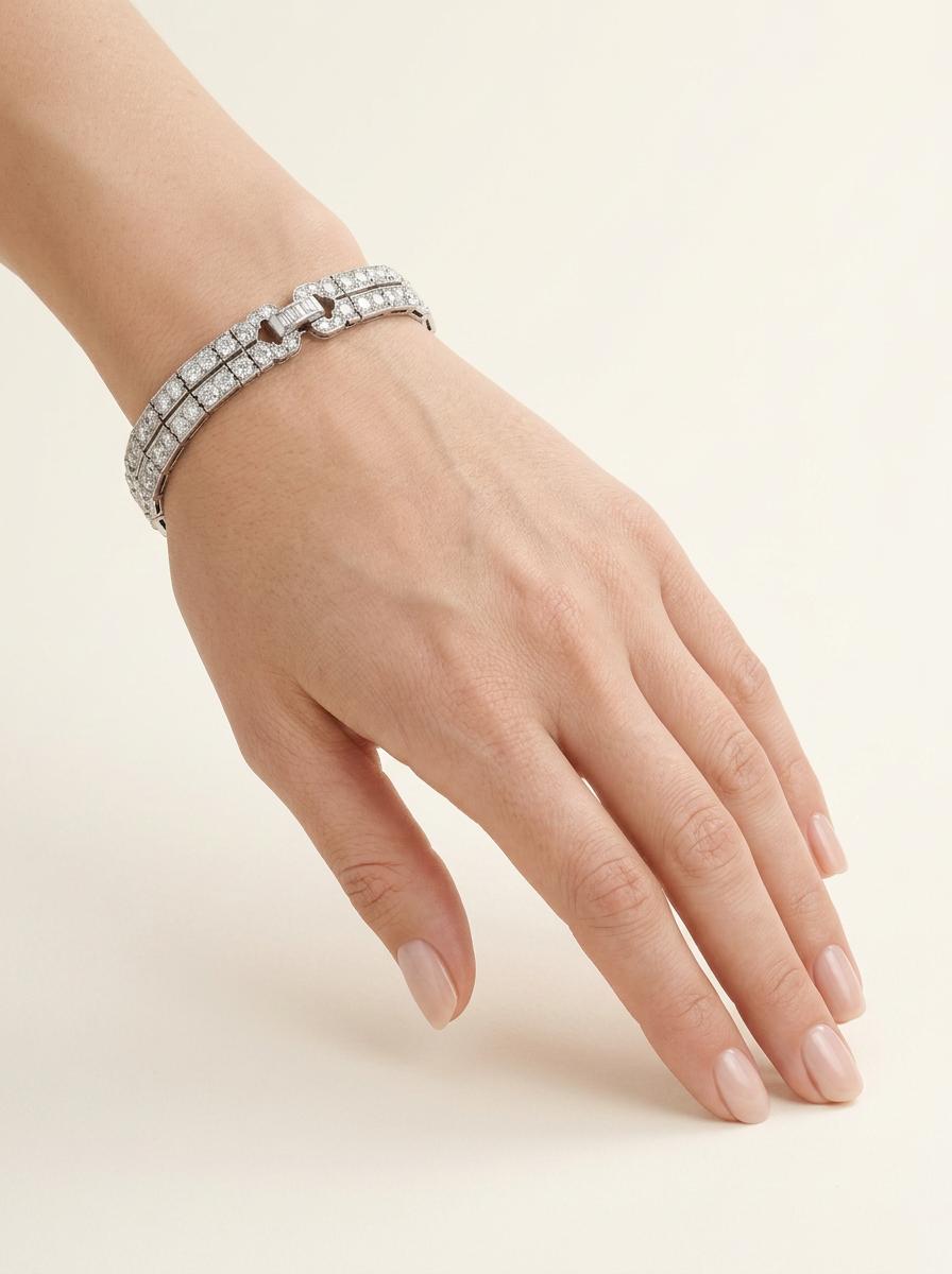 Art Deco Diamond Platinum Bracelet, 8.50 Carats, Circa 1920s