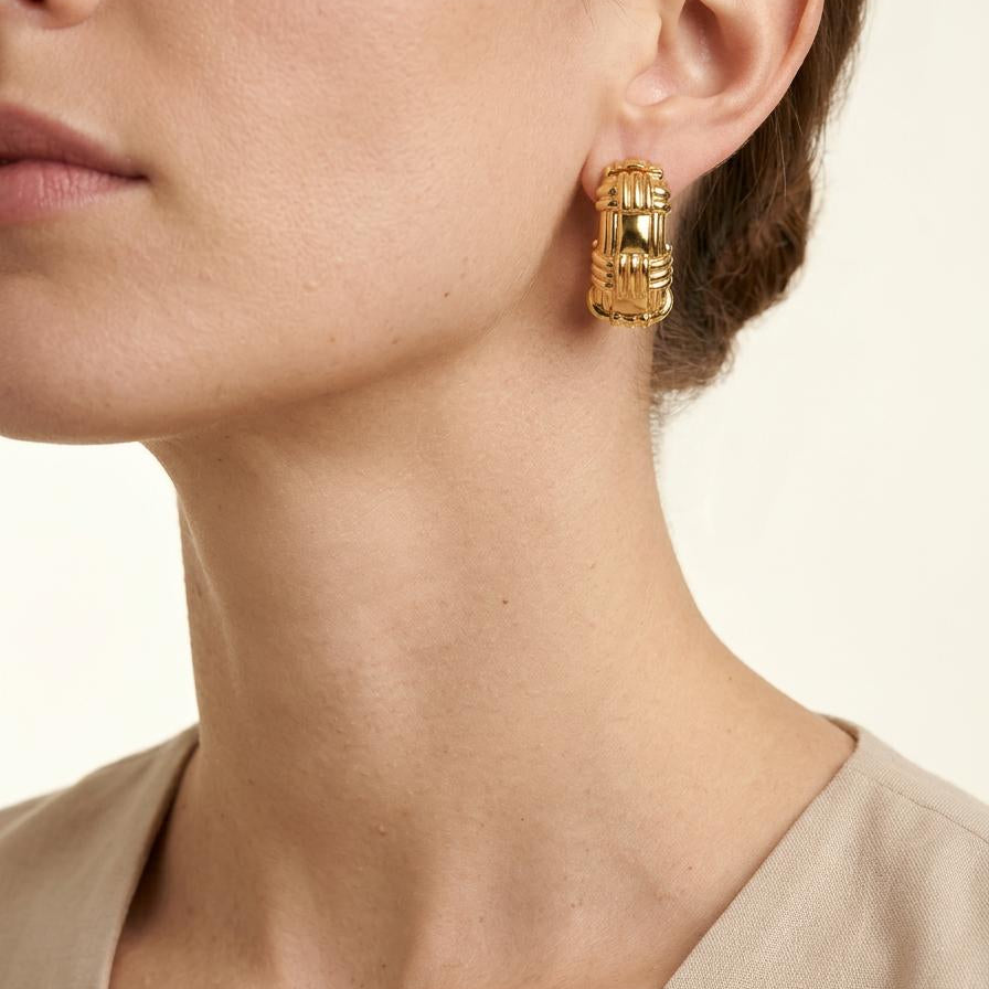 David Webb Woven Lattice 18K Gold Huggie Earrings, circa 1970s