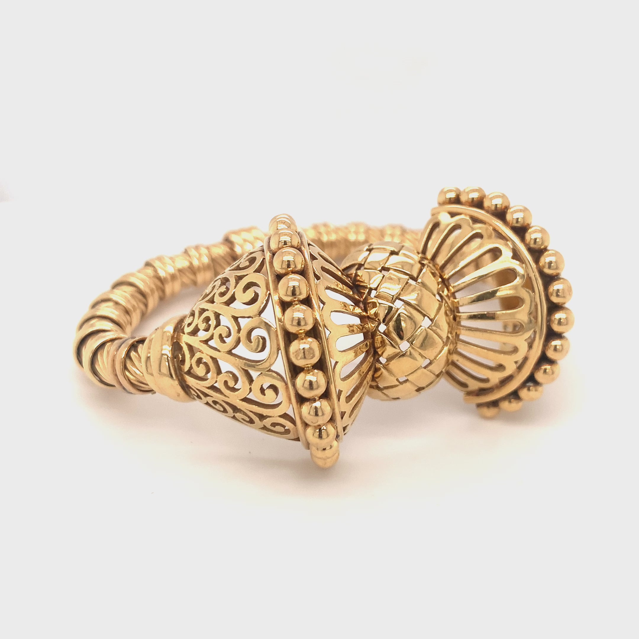 Mid-Century Granulated Bow Motif Bracelet in 18K Gold, circa 1950s