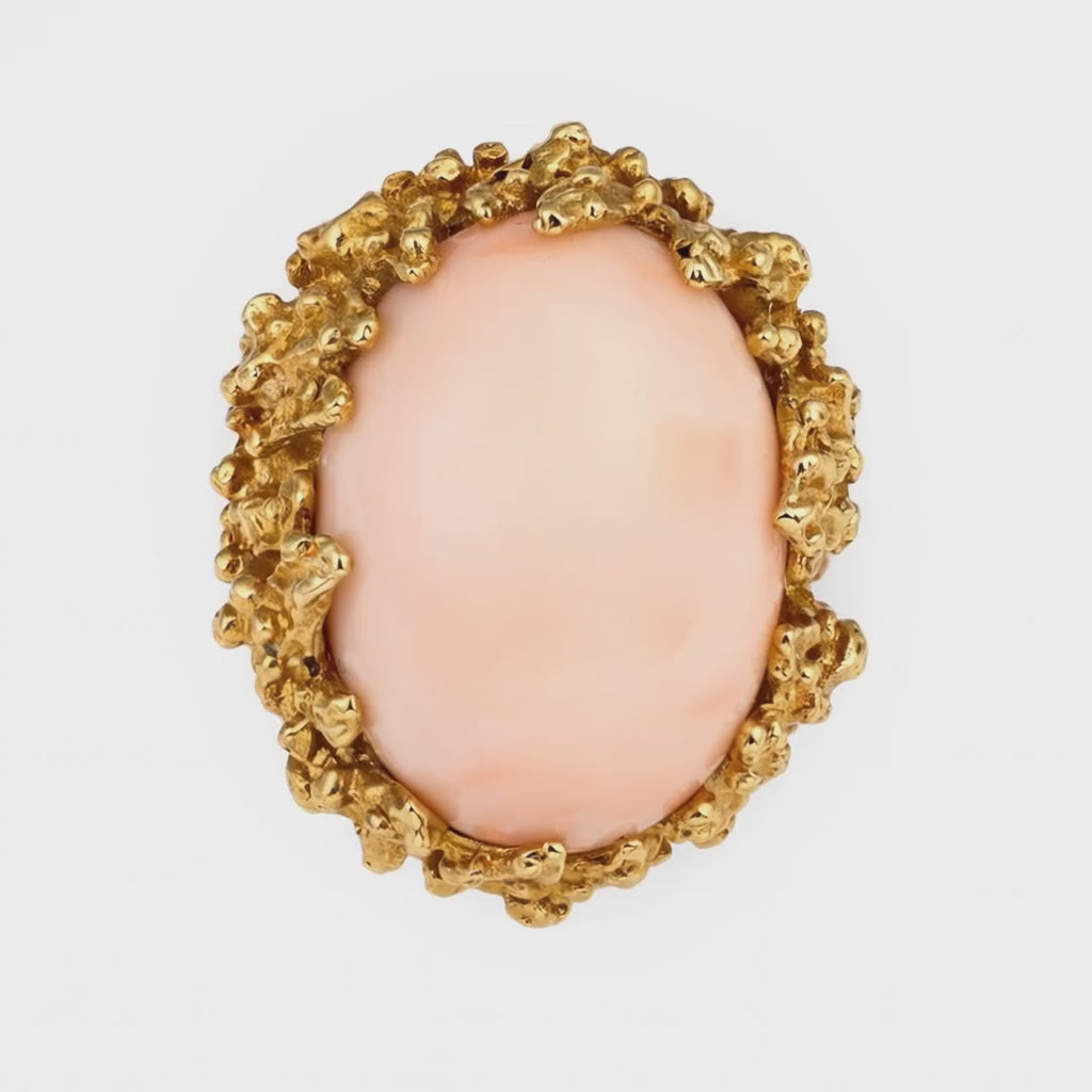 Pink Coral 18K Yellow Gold Cocktail Ring, Circa 1960s — Natural Coral Cabochon i