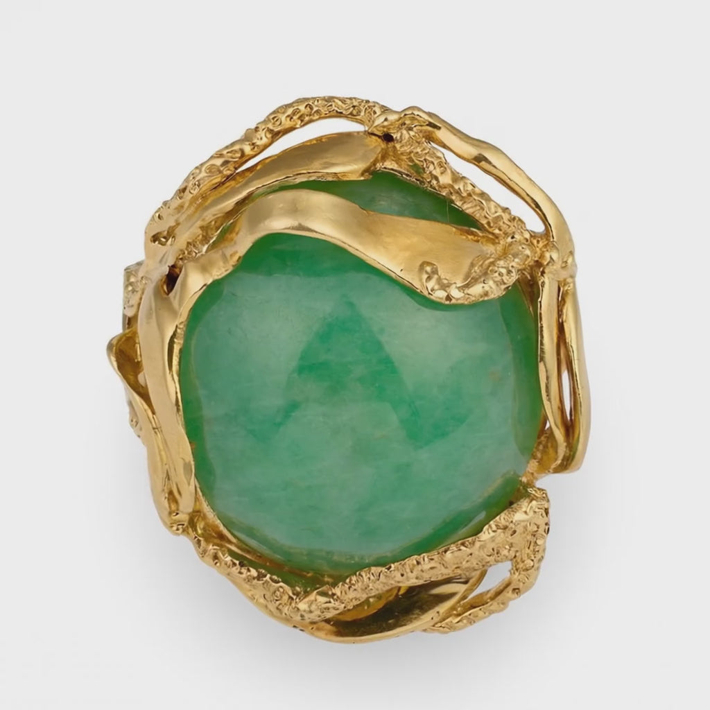 Certified Grade A Green Jade 18K Yellow Gold Ring, Circa 1960s