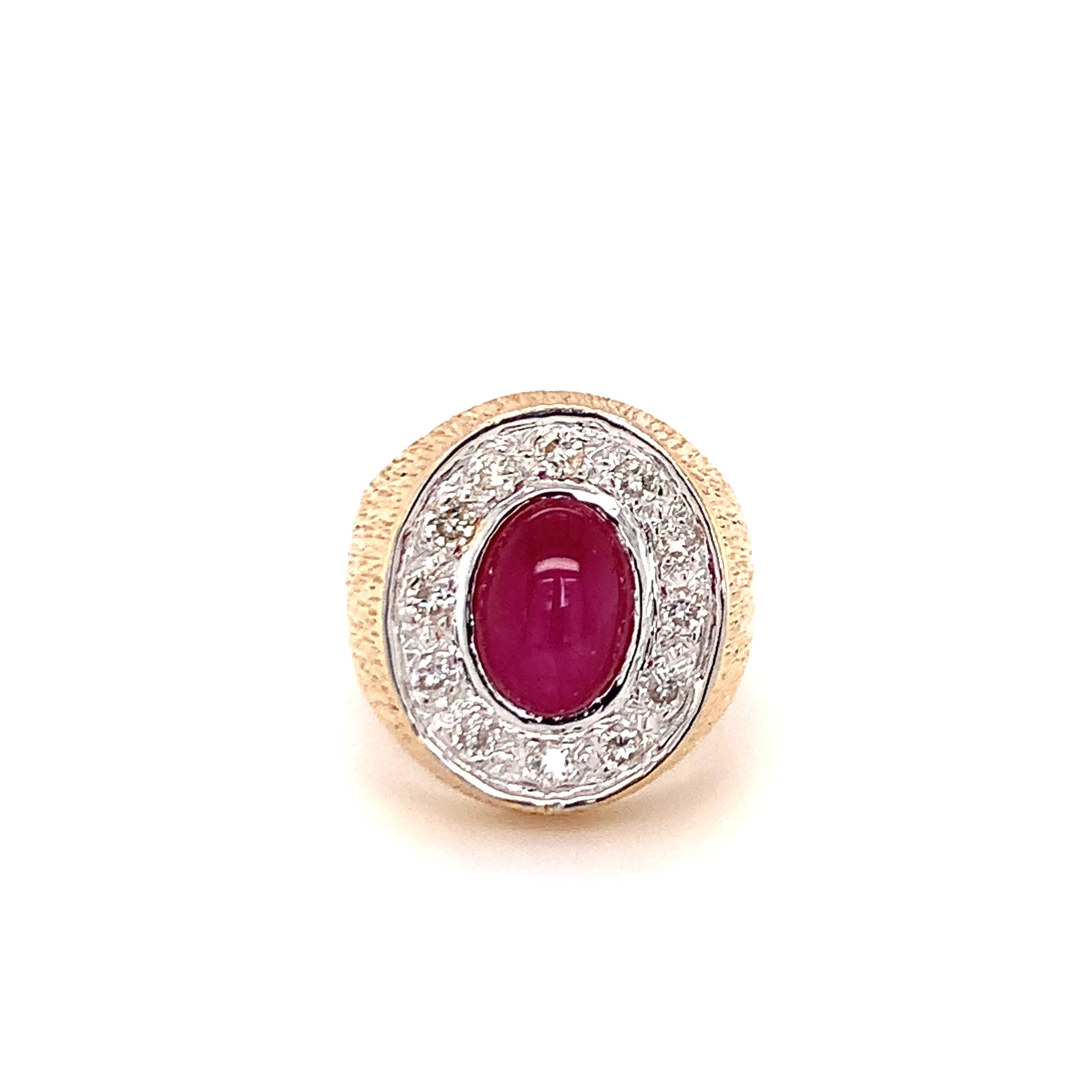 Star Ruby and Diamond Ring in 18K Yellow Gold, GIA-Certified Kenyan Origin, Circ