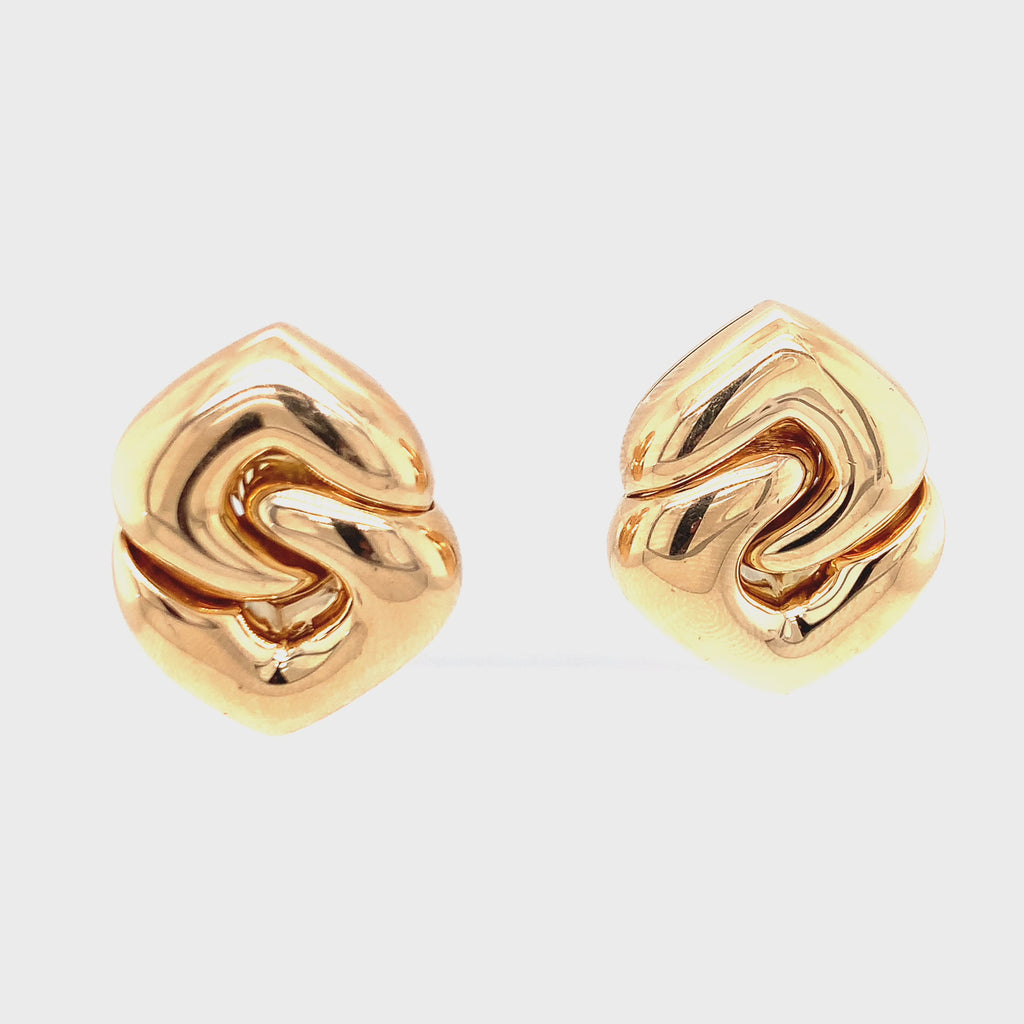 Video of the Bvlgari Doppio Cuore 18K gold earclips