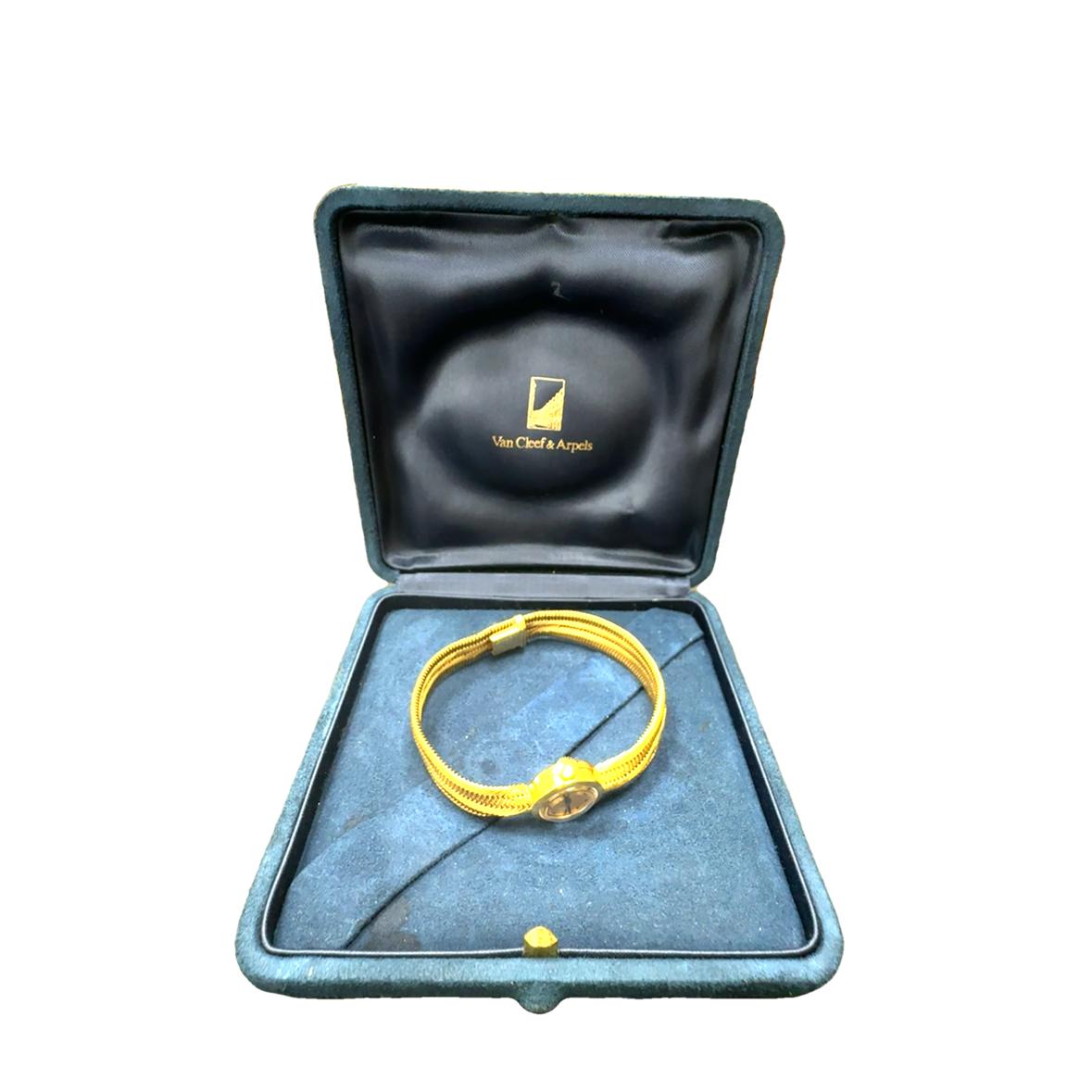Retro 18K Yellow Gold Wristwatch by Van Cleef & Arpels