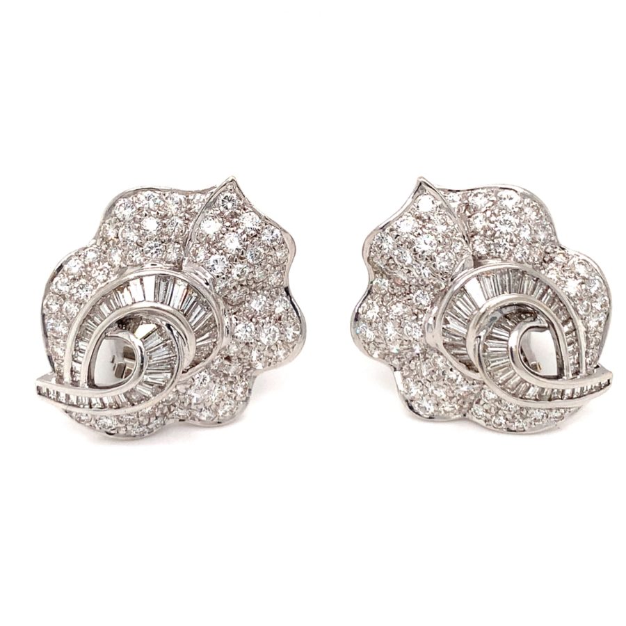 18K-WG DIAMOND EARCLIPS