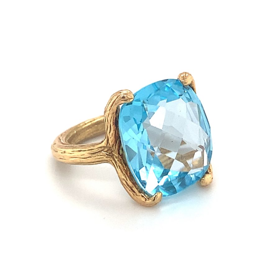 22K Yellow Gold Blue Topaz Ring