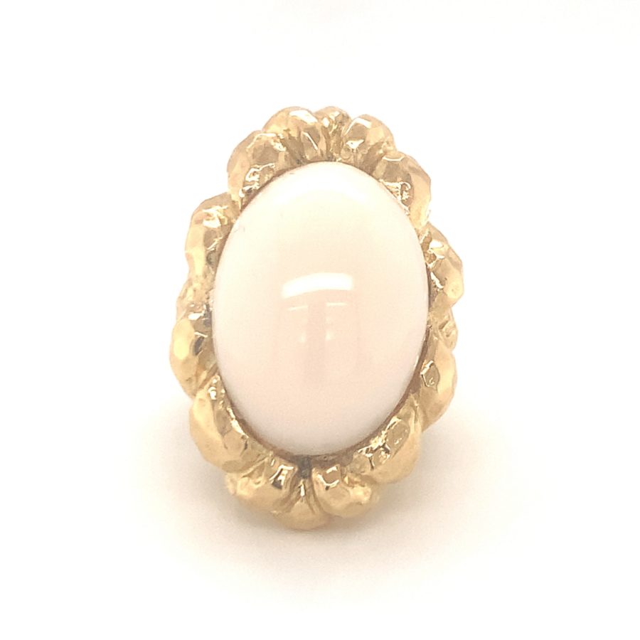 18K YELLOW GOLD WHITE CORAL RING