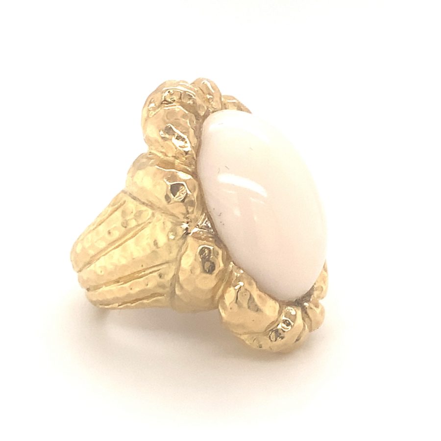 18K YELLOW GOLD WHITE CORAL RING