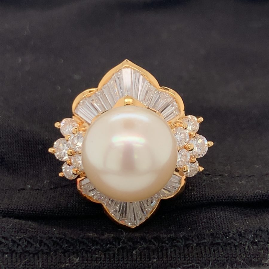 18K-YG PEARL AND DIAMOND RING