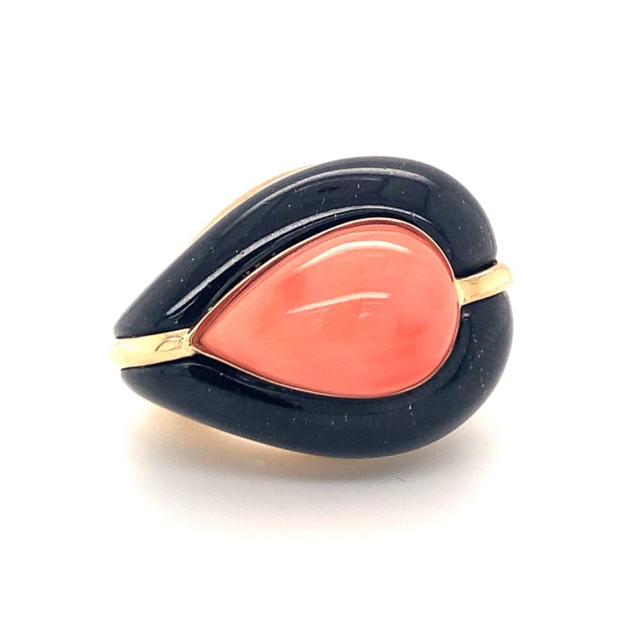 18K-YG PINK CORAL AND BLACK JADE RING