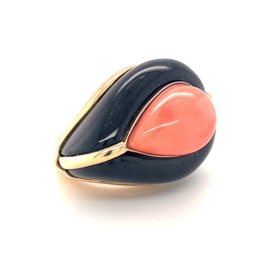 18K-YG PINK CORAL AND BLACK JADE RING