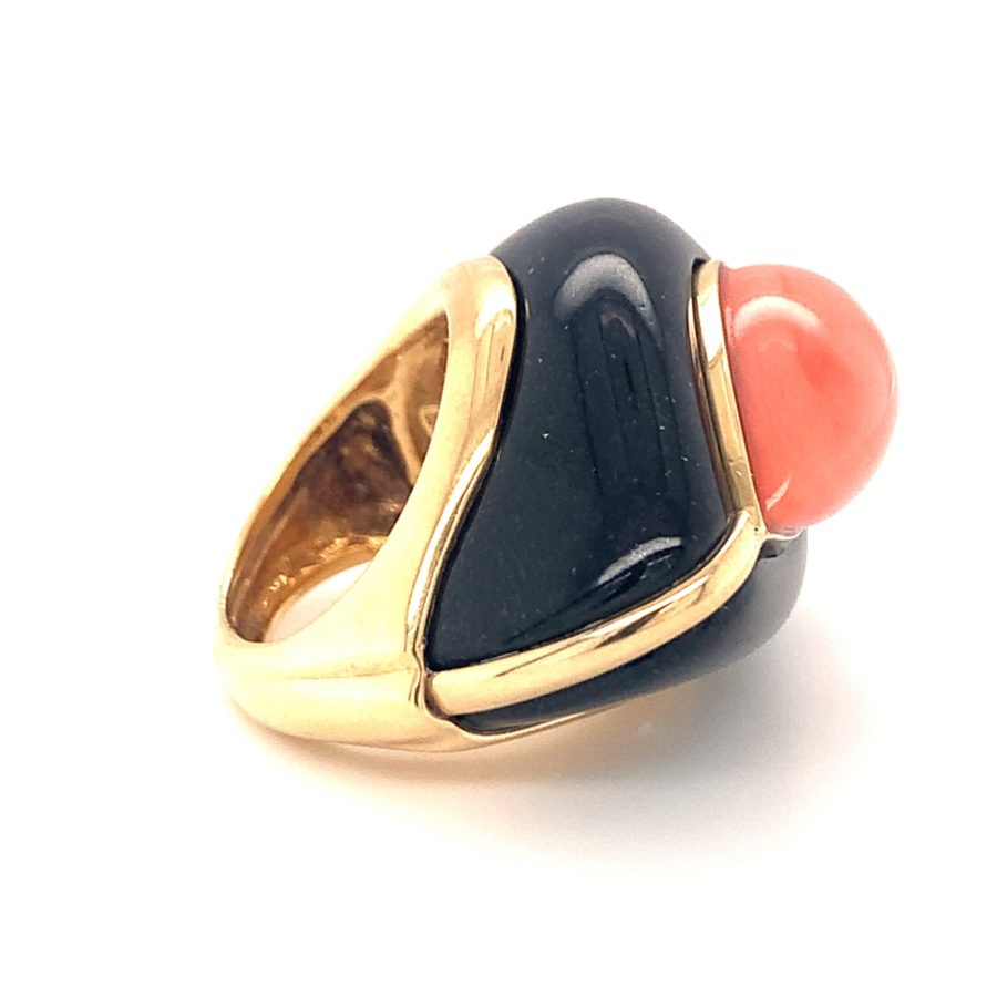 18K-YG PINK CORAL AND BLACK JADE RING