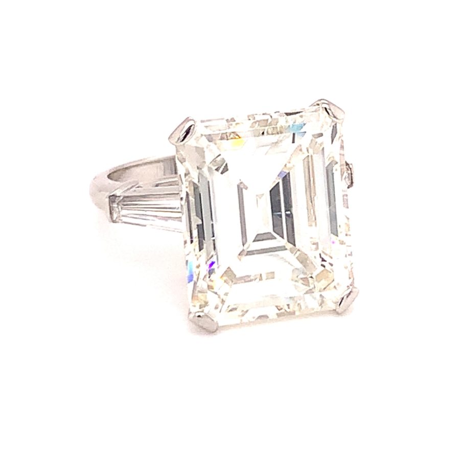 PLATINUM DIAMOND SOLITAIRE RING