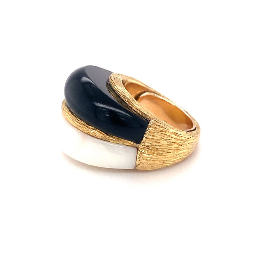 18K-YG WHITE CORAL AND BLACK ONYX BOMBE RING