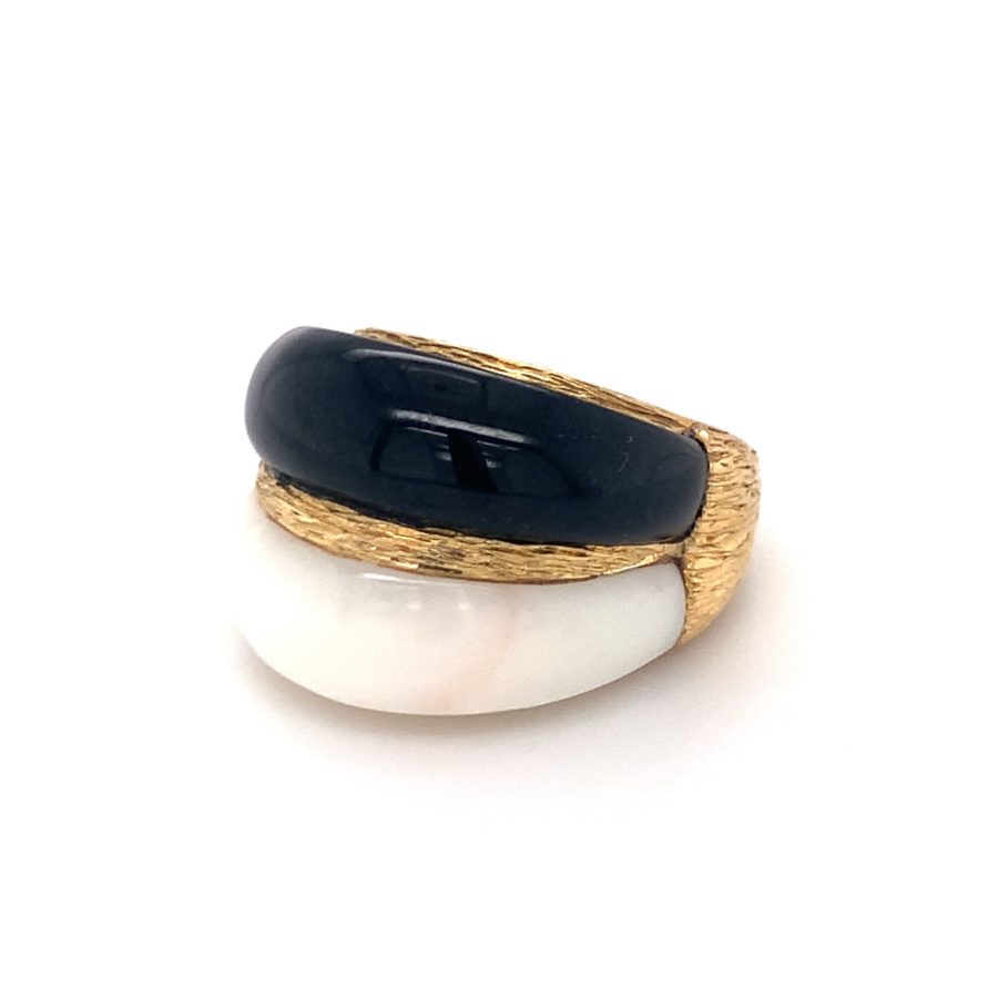 18K-YG WHITE CORAL AND BLACK ONYX BOMBE RING