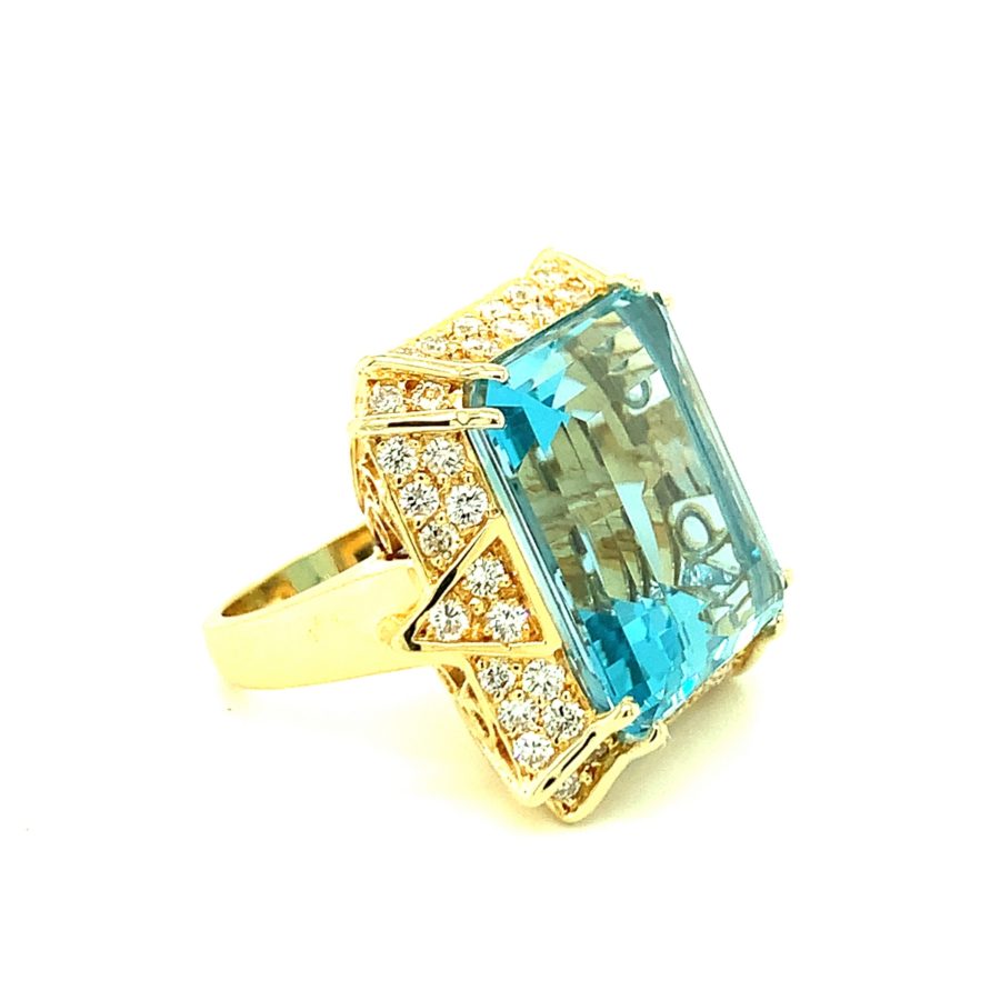 18K-YG AQUAMARINE AND DIAMOND RING