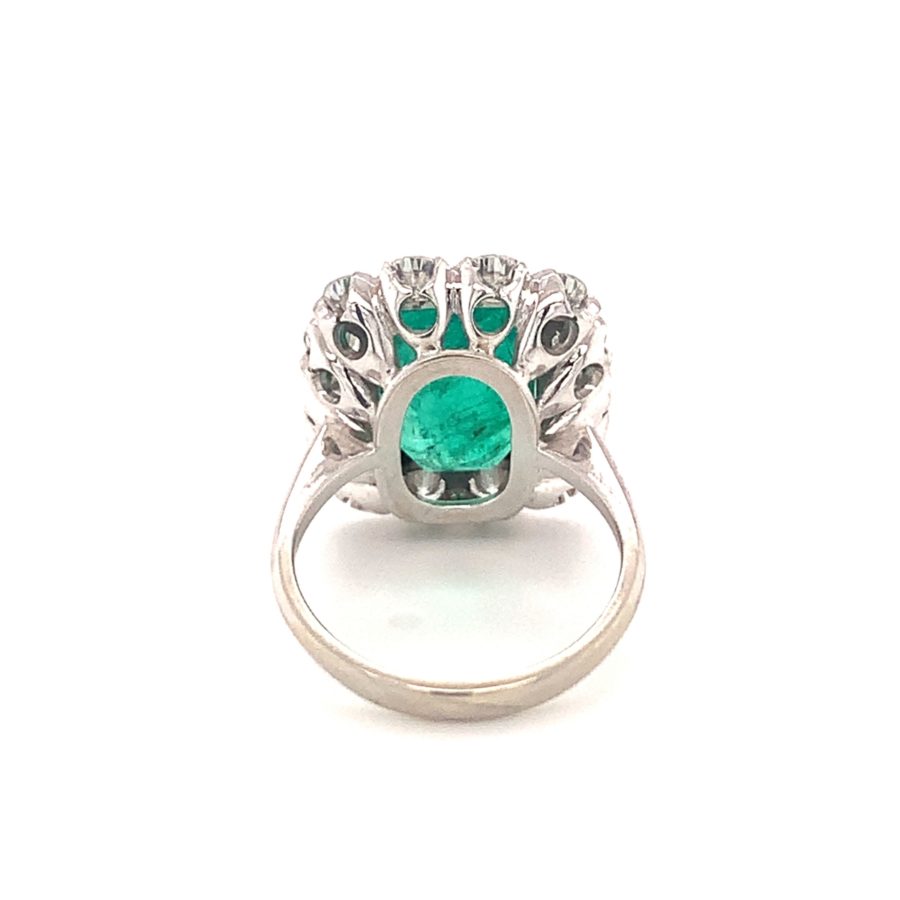 18K-WG EMERALD AND DIAMOND RING