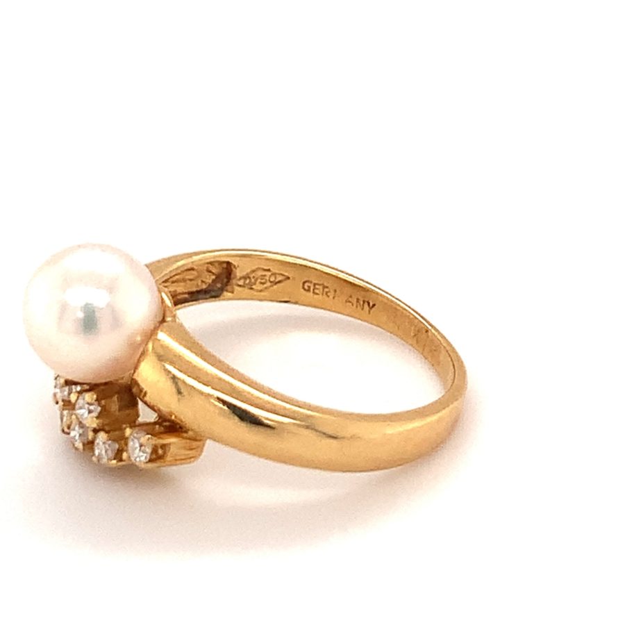 18K-YG PEARL AND DIAMOND RING