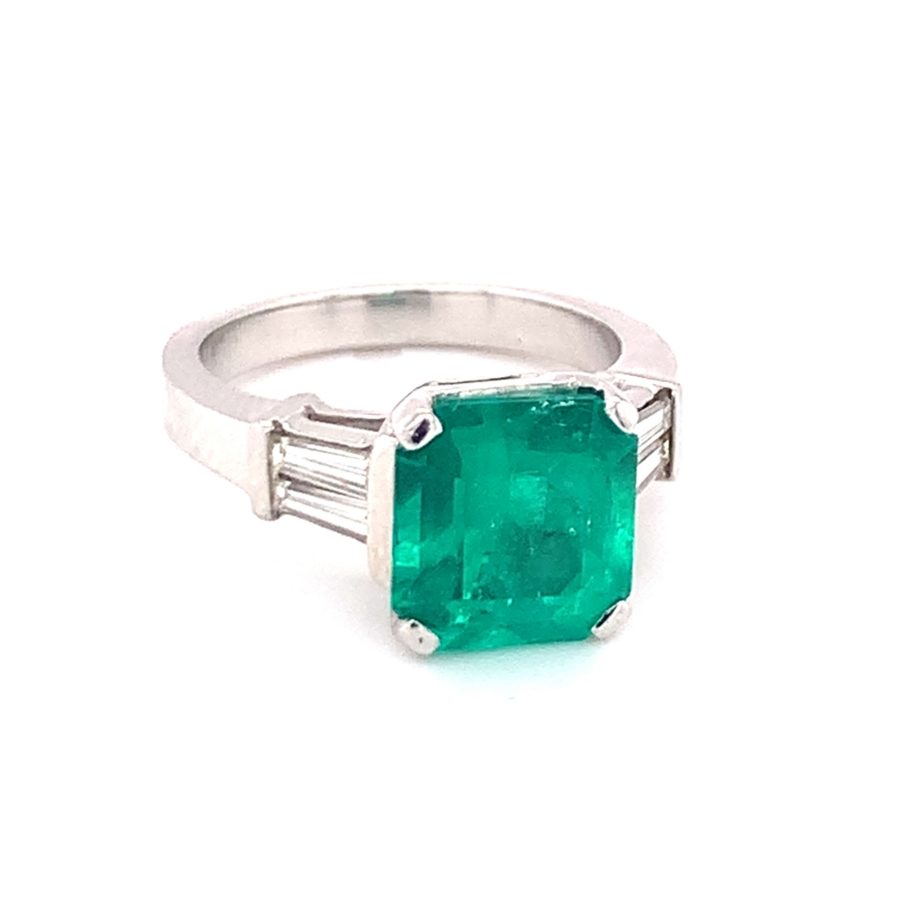 PLATINUM COLOMBIAN EMERALD AND DIAMOND RING