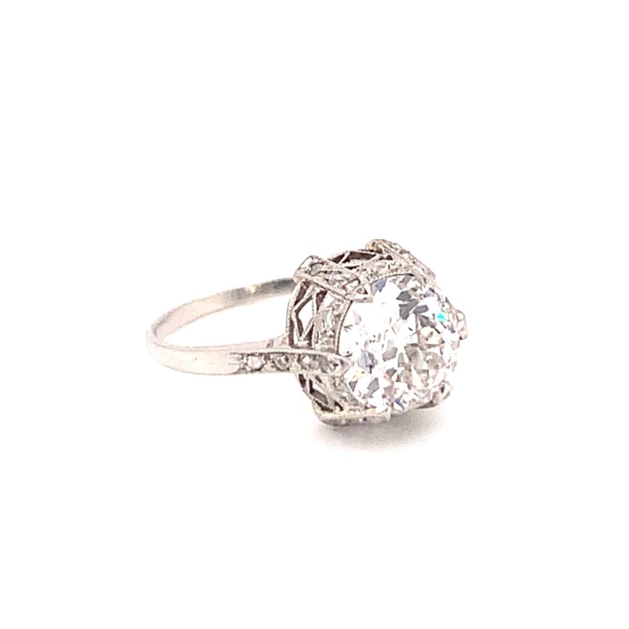 PLATINUM VINTAGE DIAMOND SOLITAIRE RING