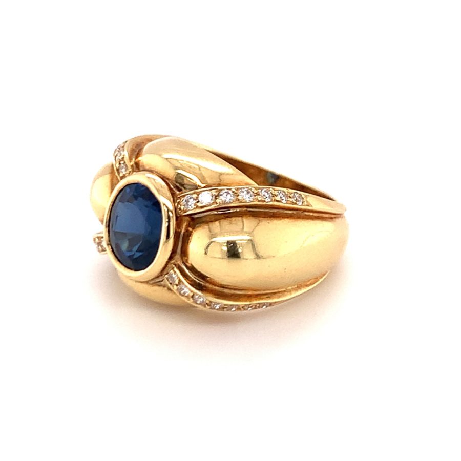 18K YELLOW GOLD SAPPHIRE AND DIAMOND RING