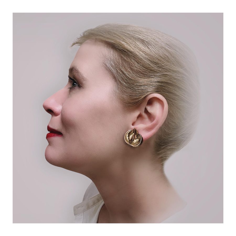 18K YELLOW GOLD LEAF MOTIF EARCLIPS