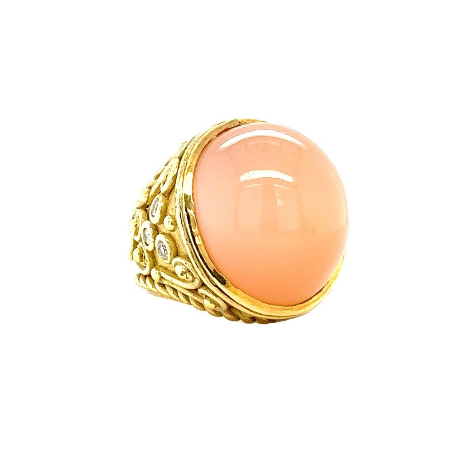 18K YELLOW GOLD PEACH MOONSTONE AND DIAMOND RING