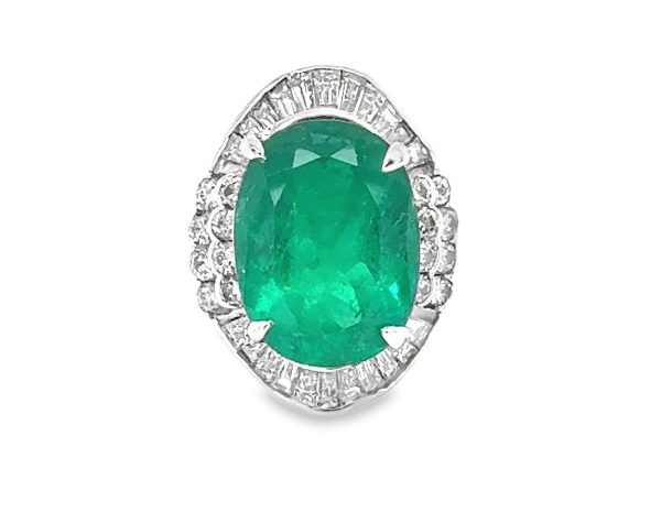 18K WHITE GOLD EMERALD AND DIAMOND RING