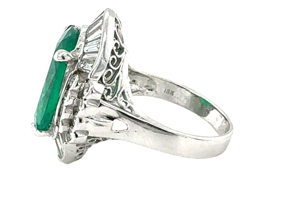 18K WHITE GOLD EMERALD AND DIAMOND RING